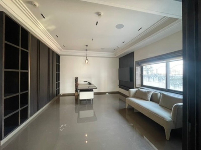 Abhishek Jalan Office — view 16