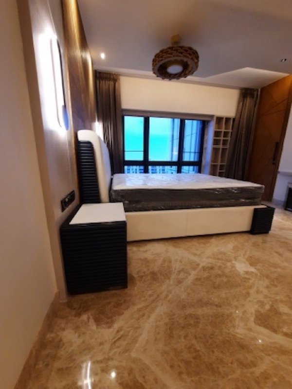 Urbana Residence — view 1